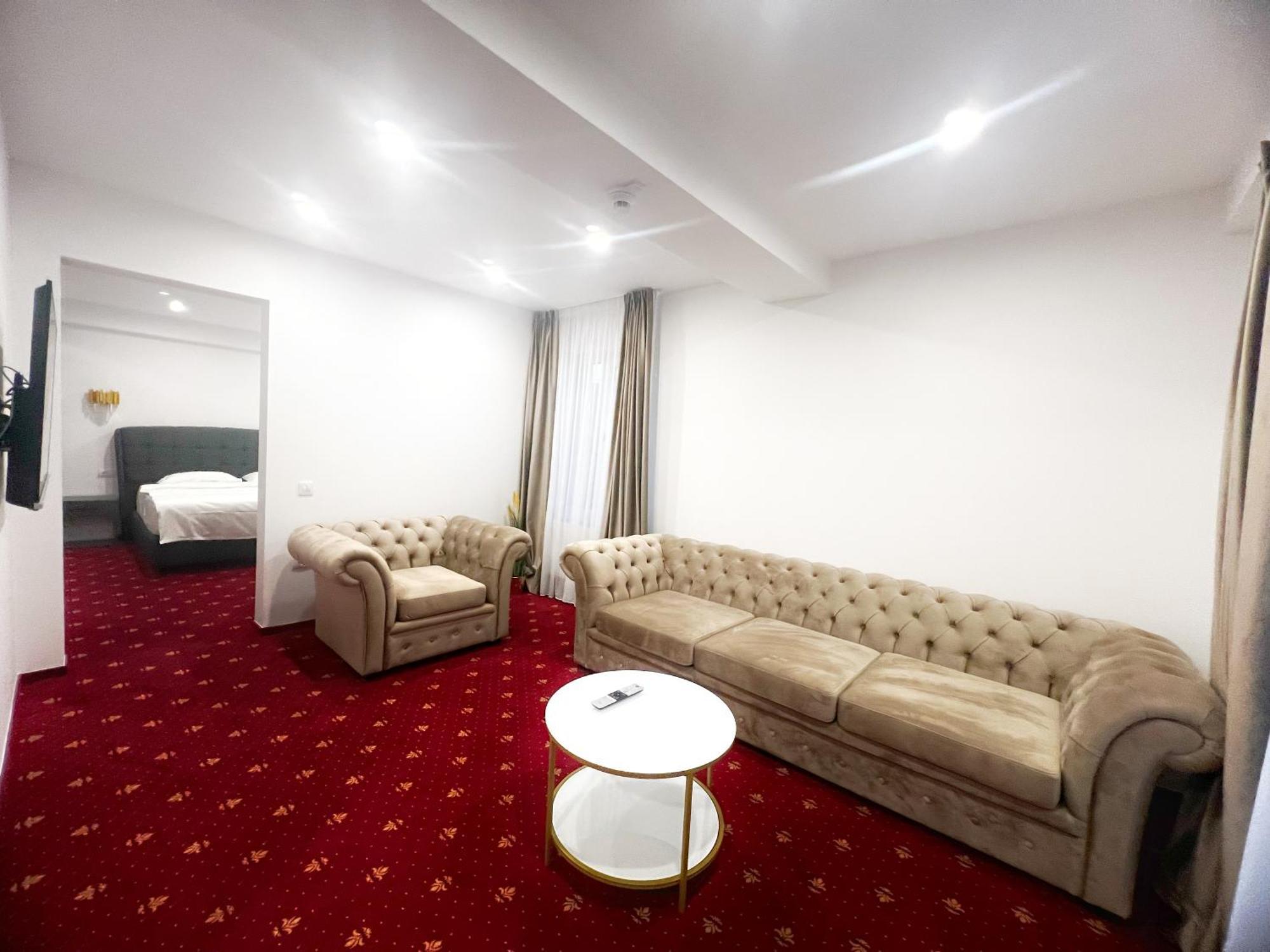 Mimi Hotel Corabia Esterno foto